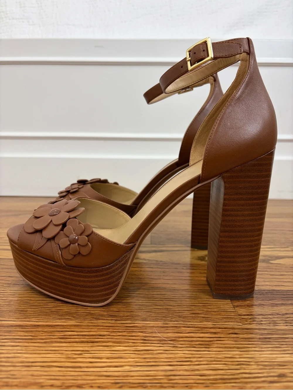 MK Flora Appliqué Tan Leather Platform Sandal (10)